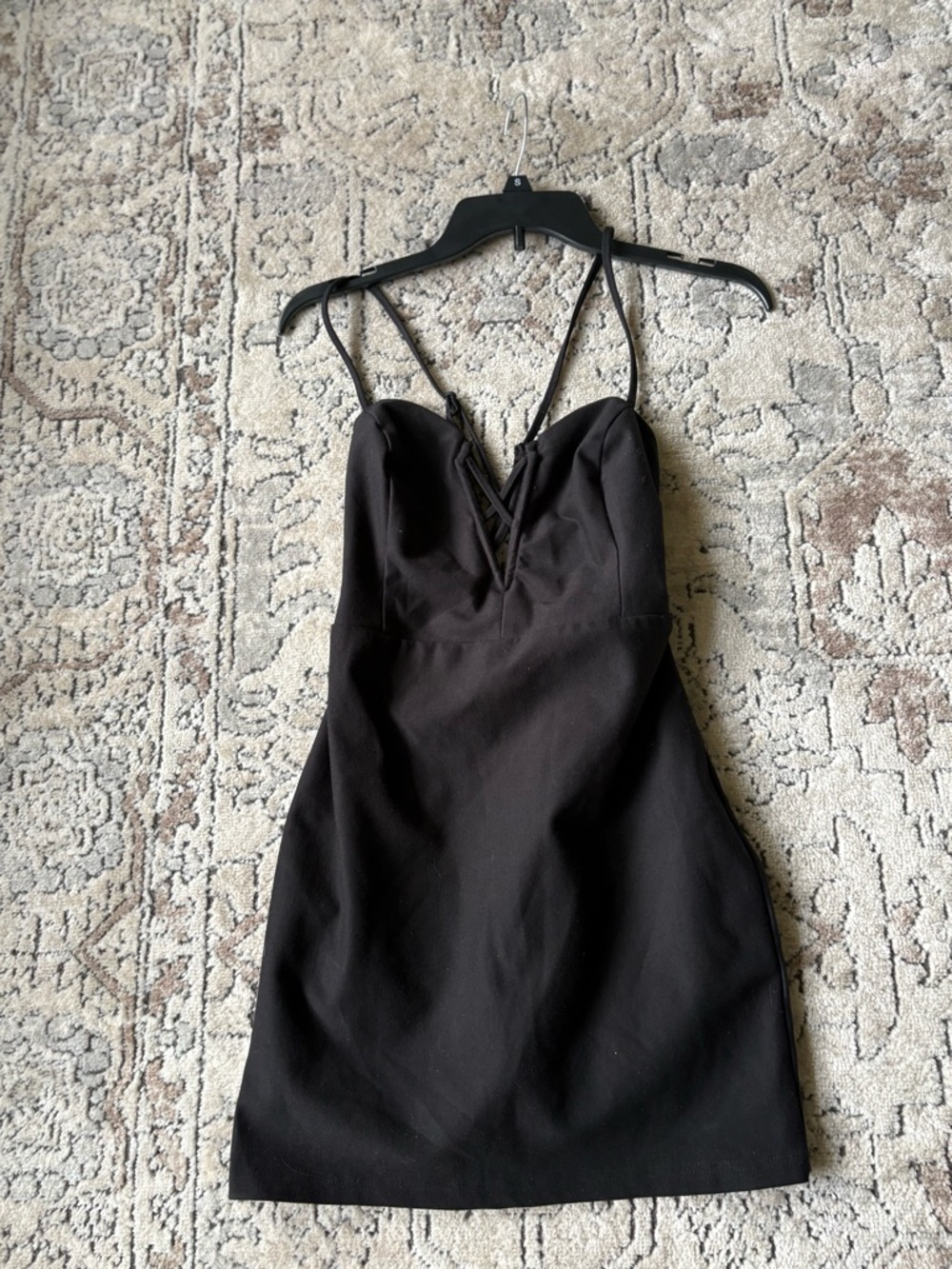 Lulu's Black Strappy V-Neck Mini Dress Sz M
